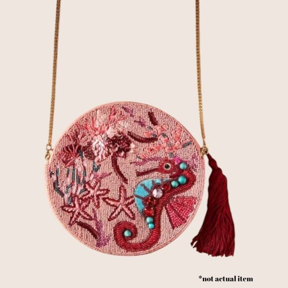 🧜‍♀️ ANTHRO UNDER THE SEA SEAHORSE BEADED CIRCLE POUCH PINK HANDBAG PURSE NWT - Picture 1 of 5